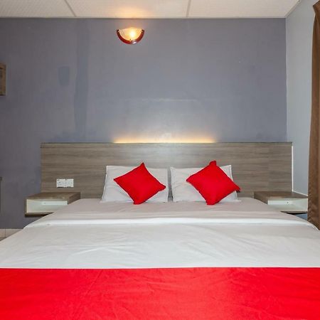 Malacca Oyo 1088 Yellow Mansion Banda Kaba Hotel מראה חיצוני תמונה
