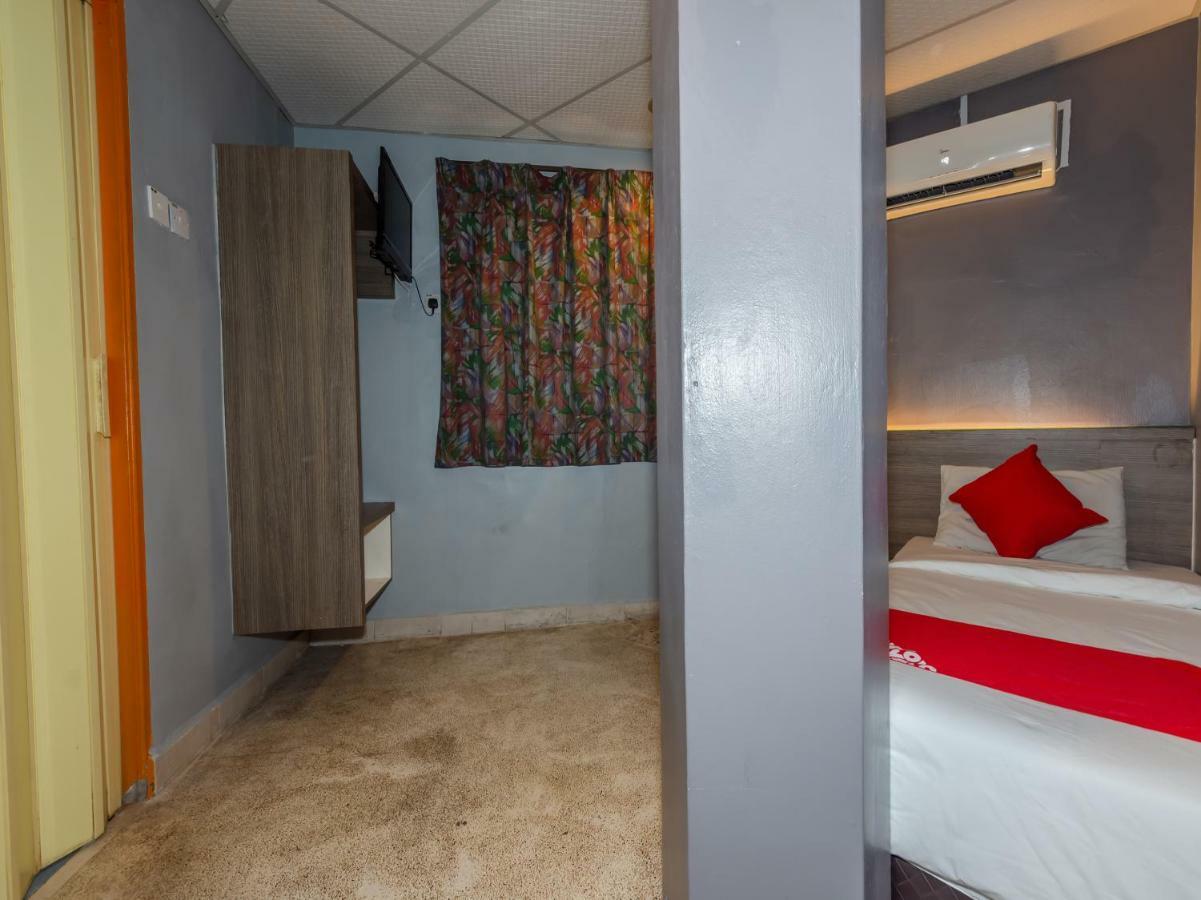 Malacca Oyo 1088 Yellow Mansion Banda Kaba Hotel מראה חיצוני תמונה