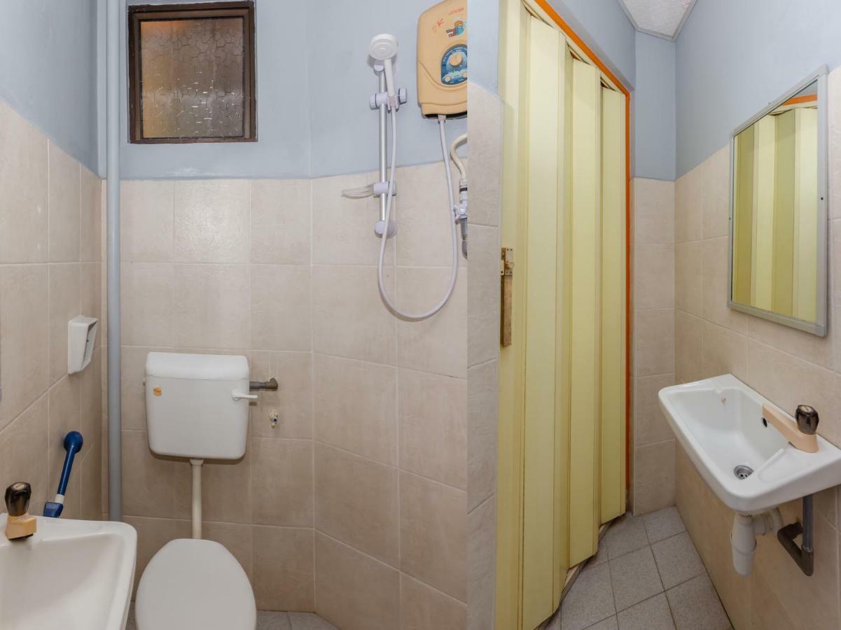 Malacca Oyo 1088 Yellow Mansion Banda Kaba Hotel מראה חיצוני תמונה