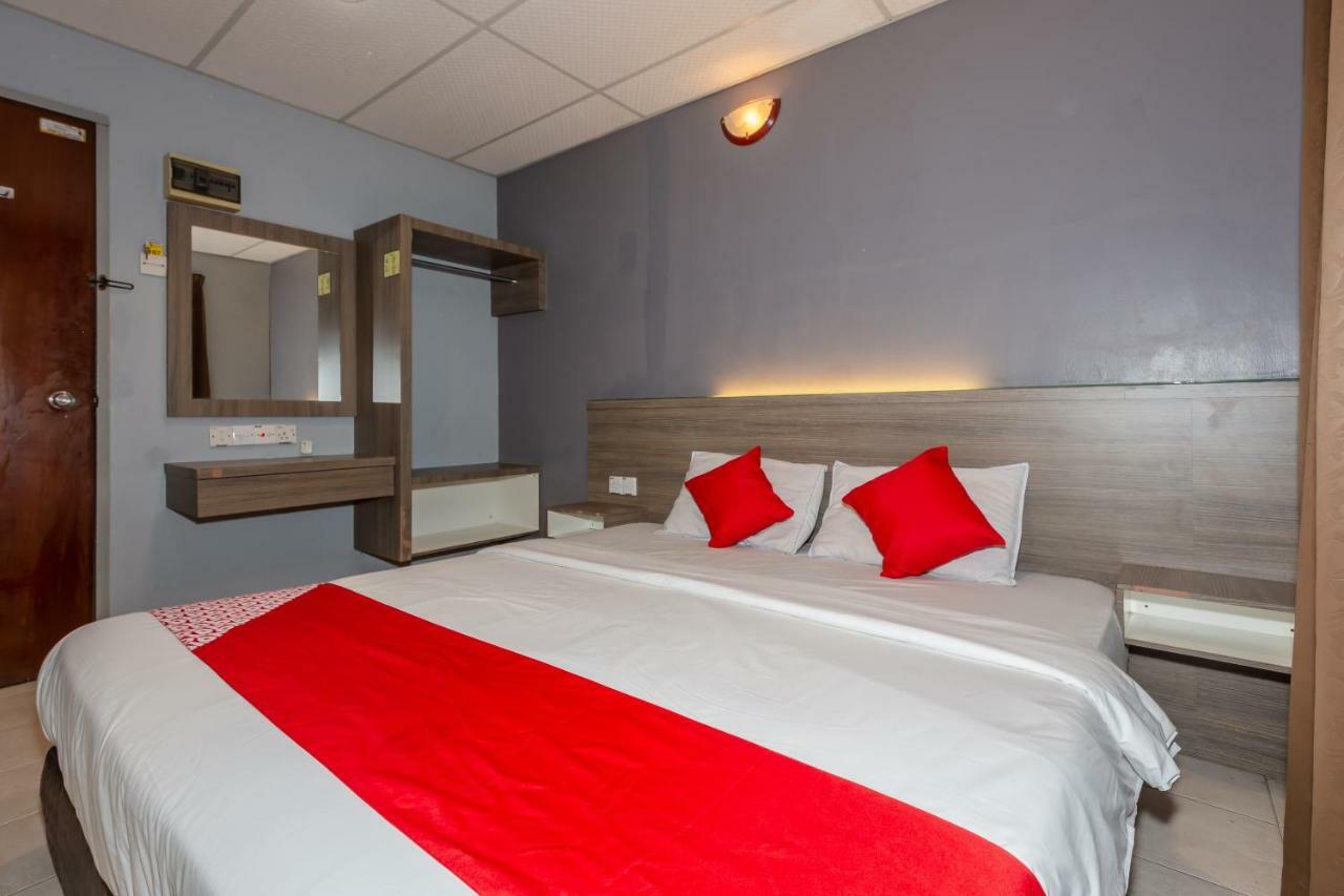 Malacca Oyo 1088 Yellow Mansion Banda Kaba Hotel מראה חיצוני תמונה