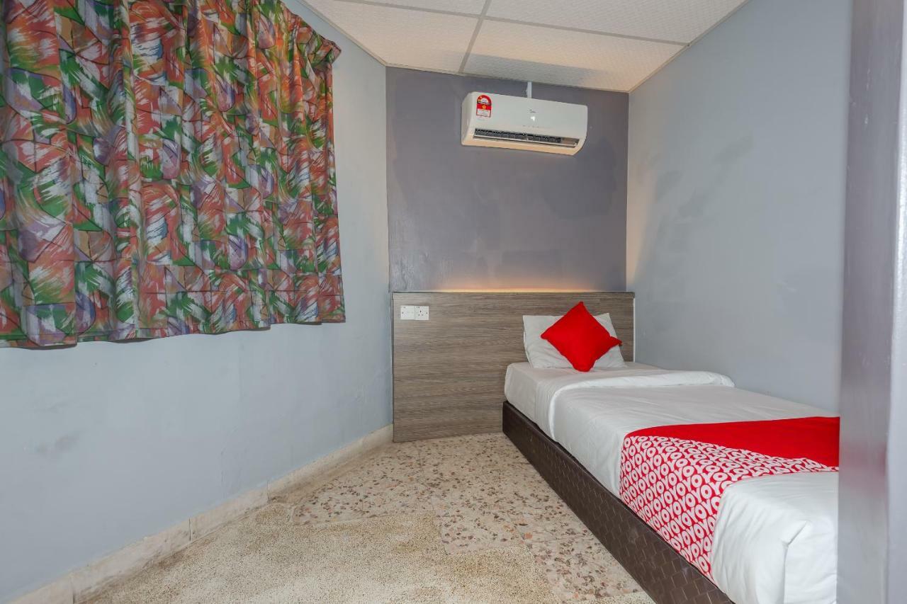 Malacca Oyo 1088 Yellow Mansion Banda Kaba Hotel מראה חיצוני תמונה